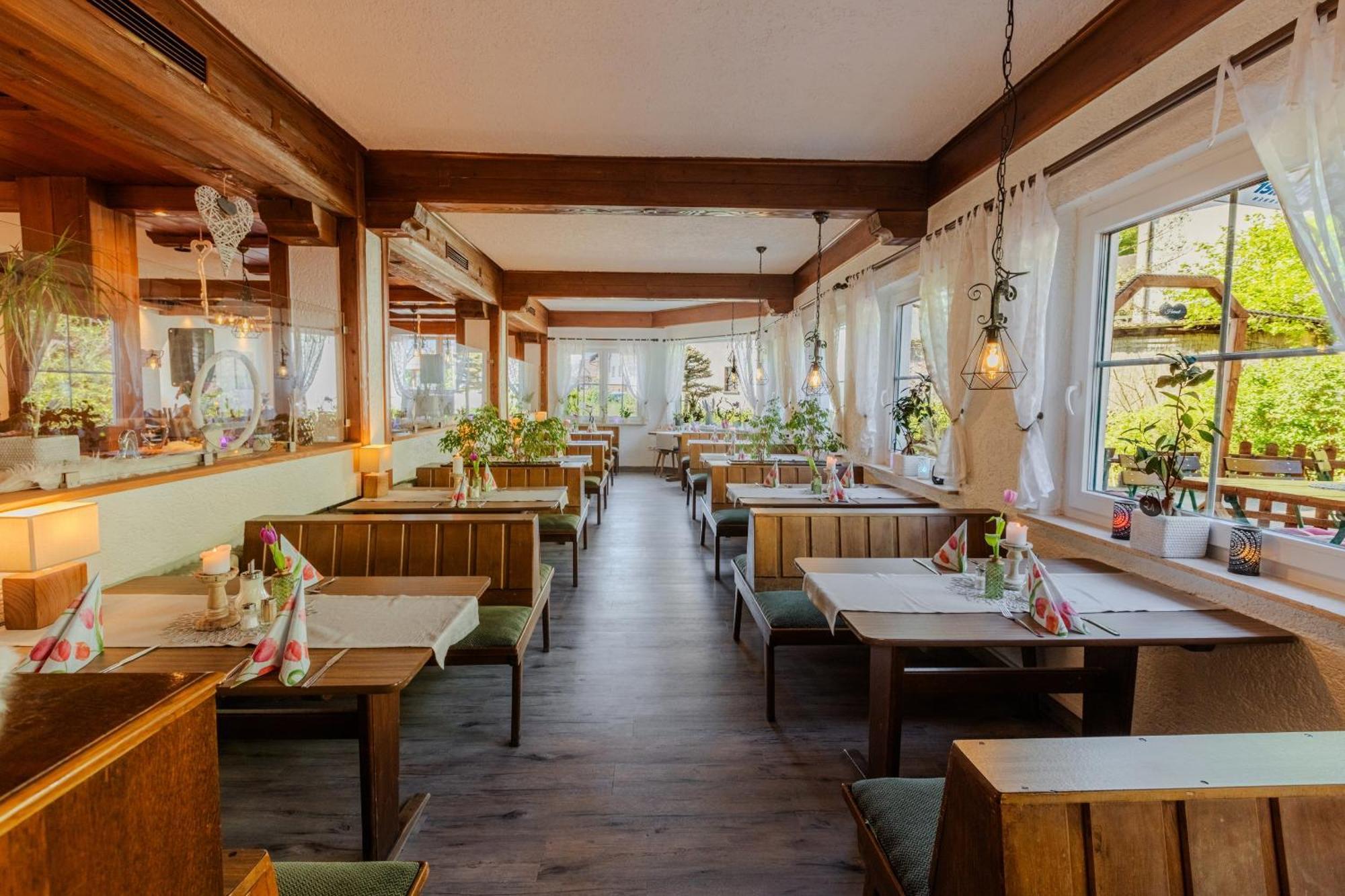 Landgasthof Zur Linde Heimbuchenthal Екстериор снимка