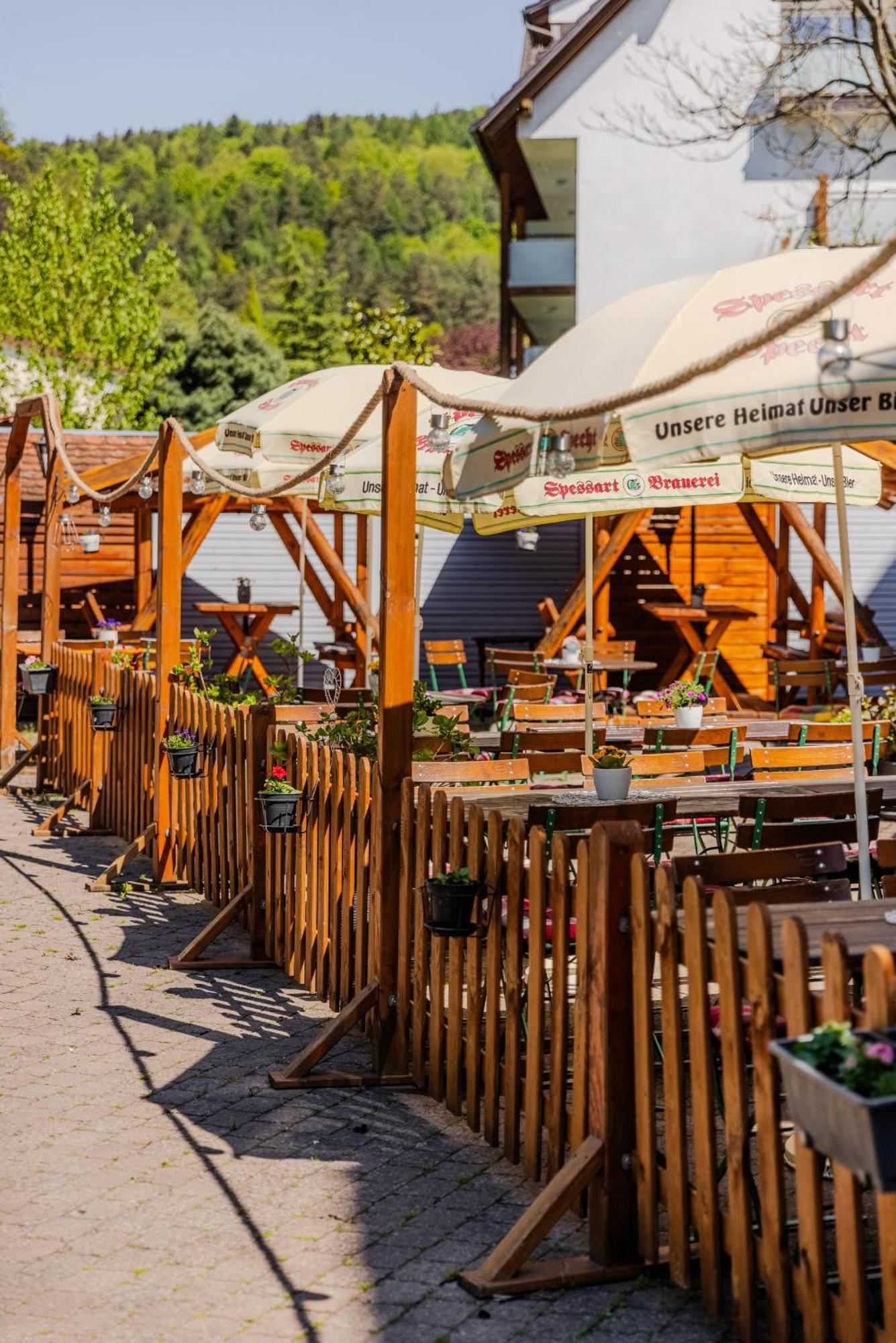 Landgasthof Zur Linde Heimbuchenthal Екстериор снимка