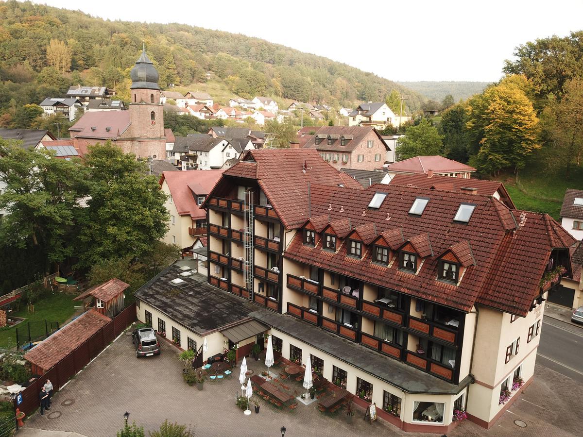 Landgasthof Zur Linde Heimbuchenthal Екстериор снимка